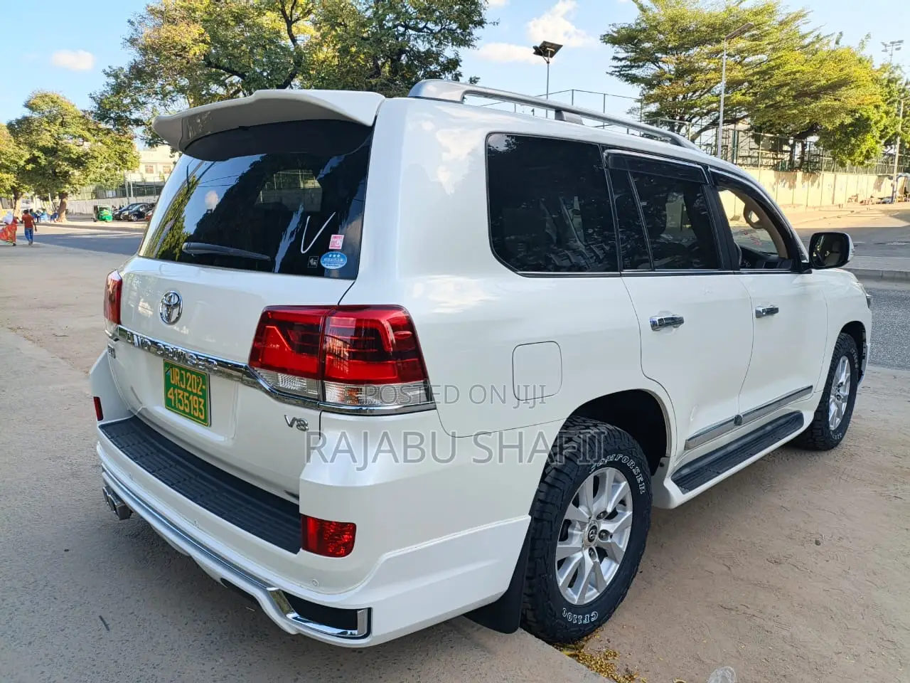 Toyota Land Cruiser 4.6 V8 ZX 2018 White