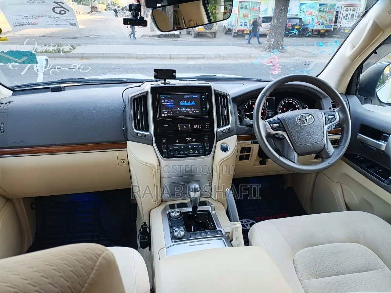 Toyota Land Cruiser 4.6 V8 ZX 2018 White
