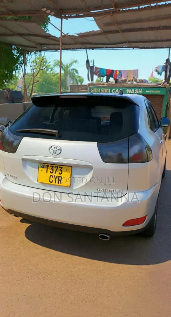 Toyota Harrier 2005 Silver