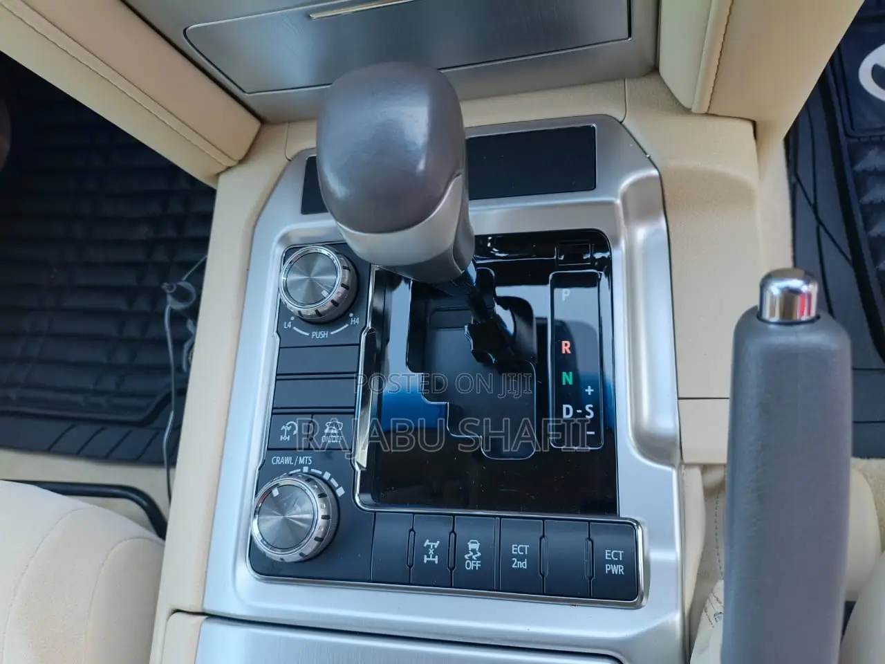 Toyota Land Cruiser 4.6 V8 ZX 2018 White