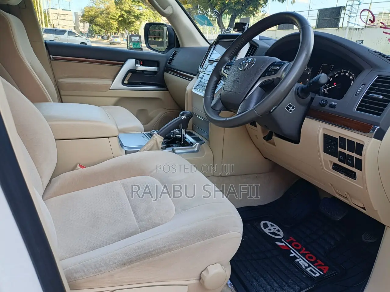 Toyota Land Cruiser 4.6 V8 ZX 2018 White