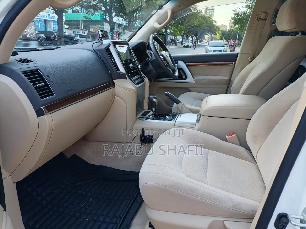 Toyota Land Cruiser 4.6 V8 ZX 2018 White