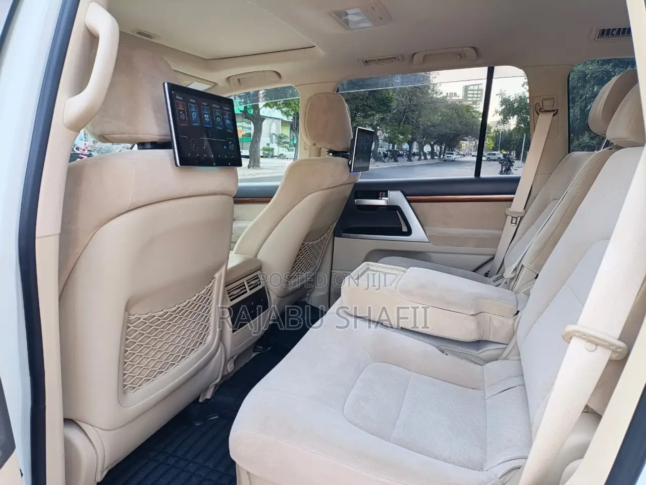 Toyota Land Cruiser 4.6 V8 ZX 2018 White