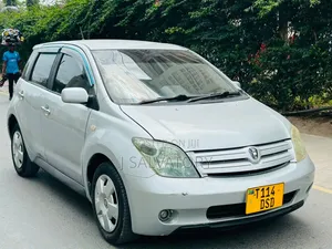 Toyota IST 2005 Silver