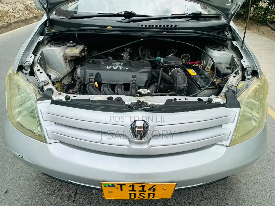 Toyota IST 2005 Silver
