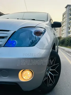 Toyota IST 2004 Silver