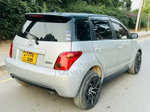 Toyota IST 2004 Silver