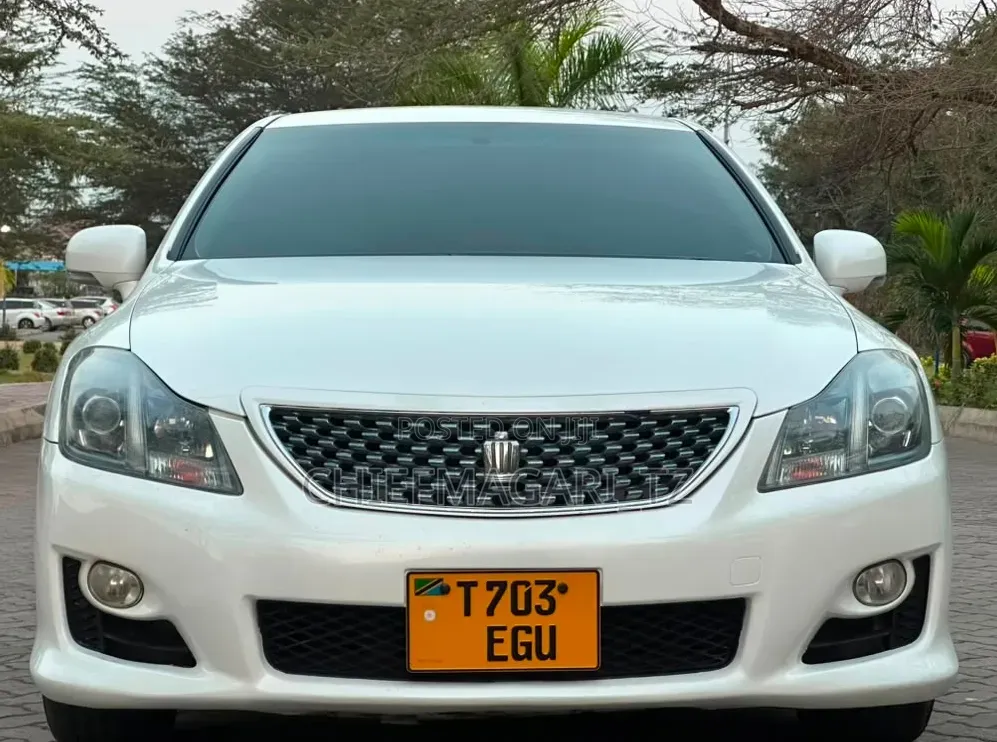 Toyota Crown 2009 Off white