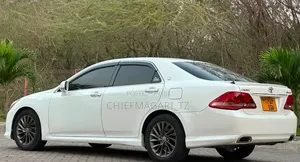 Toyota Crown 2009 Off white