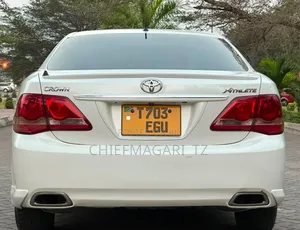 Toyota Crown 2009 Off white