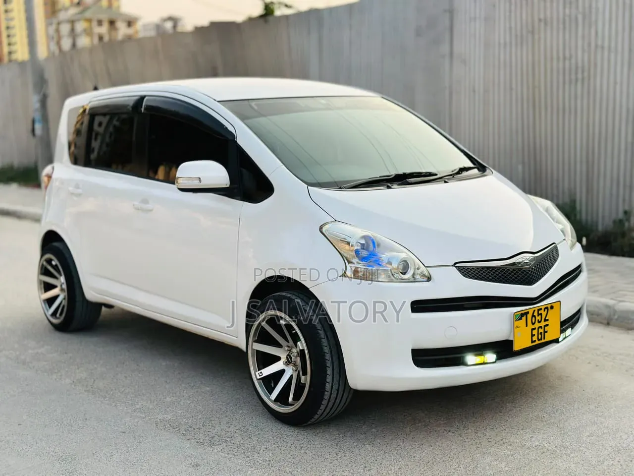 Toyota Ractis 2009 White