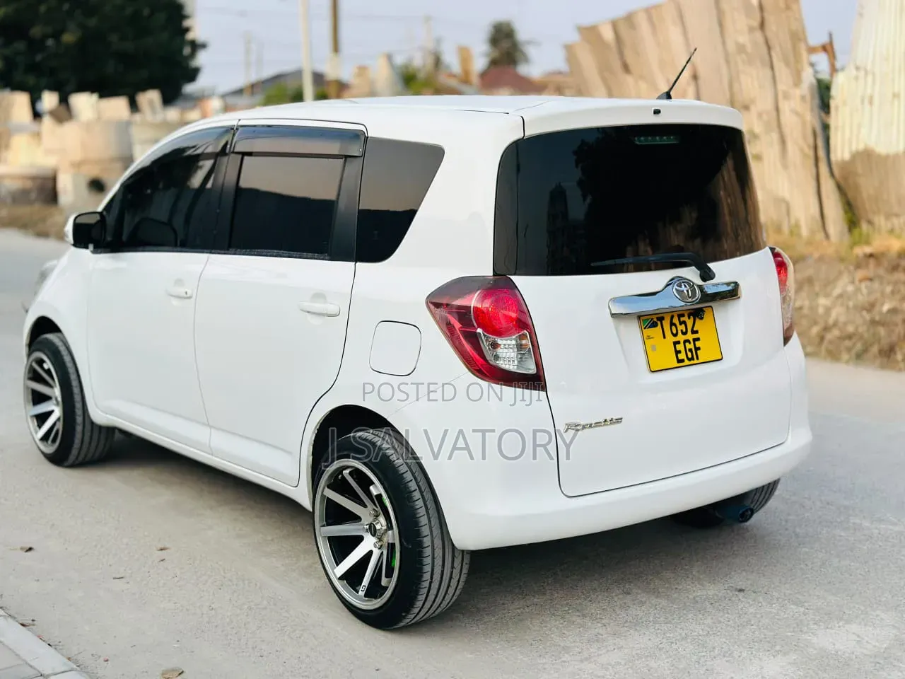 Toyota Ractis 2009 White