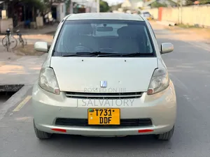 Toyota Passo 2004 Green