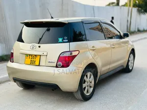Toyota IST 2003 Brown