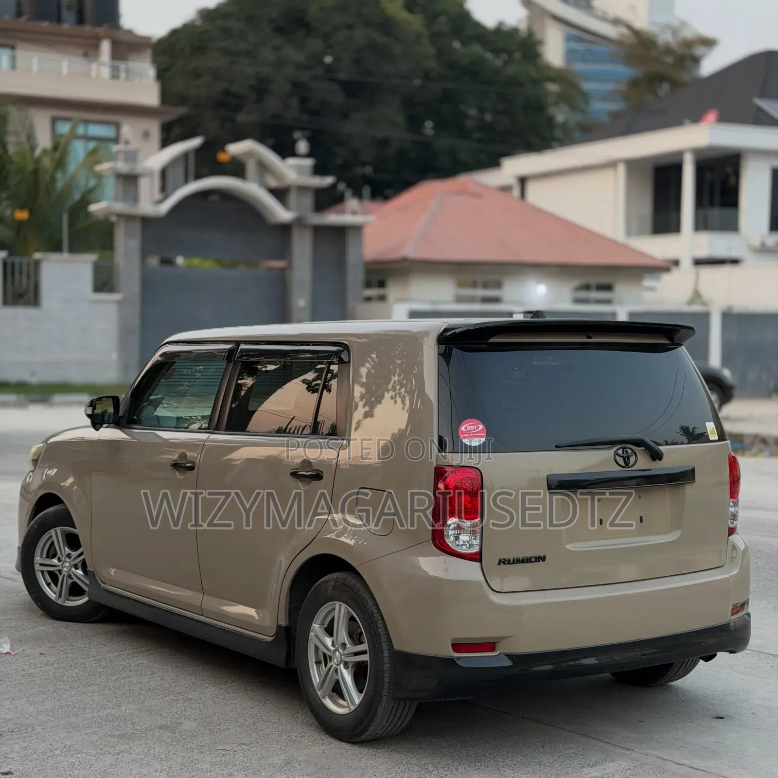 Toyota Corolla Rumion 2010 Beige