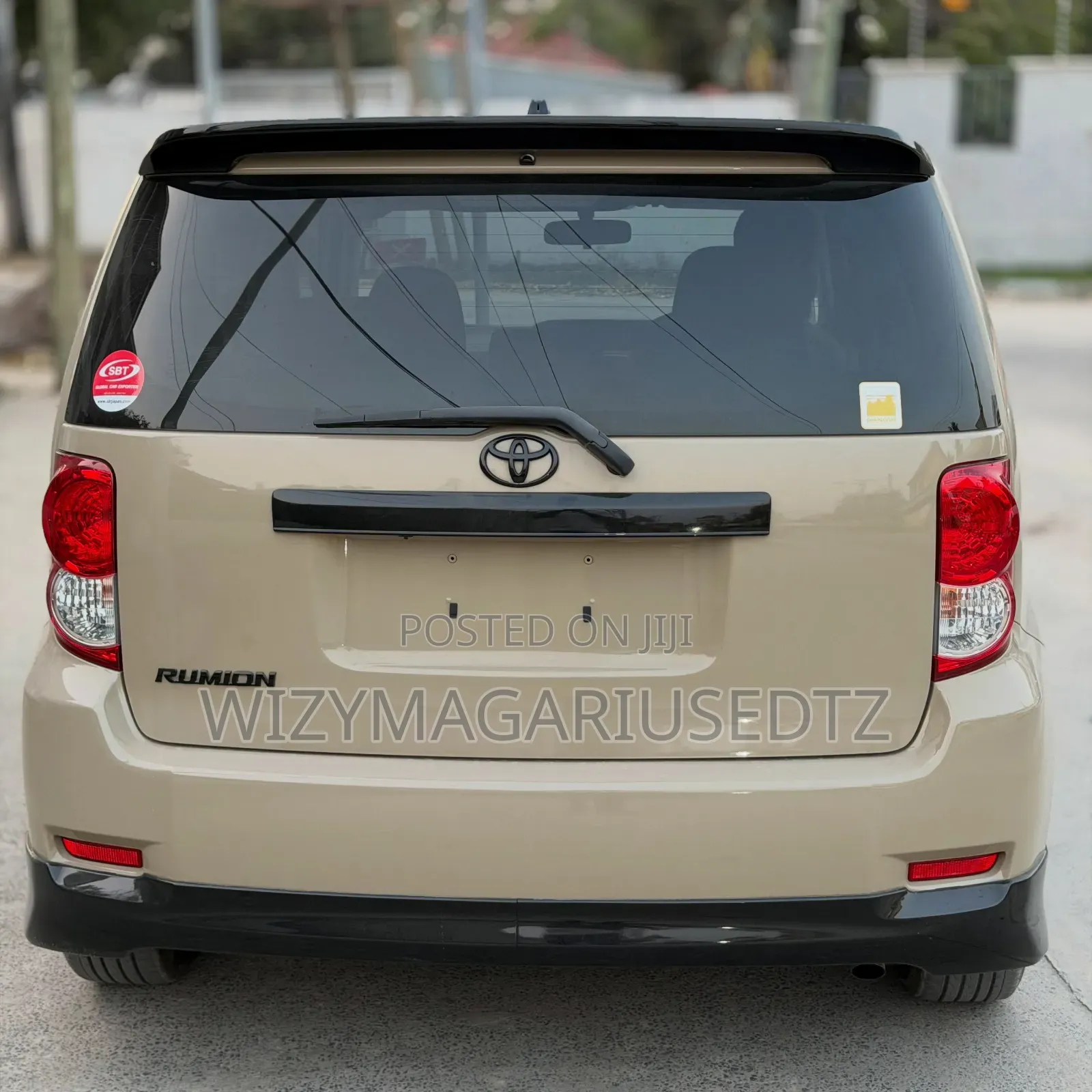 Toyota Corolla Rumion 2010 Beige