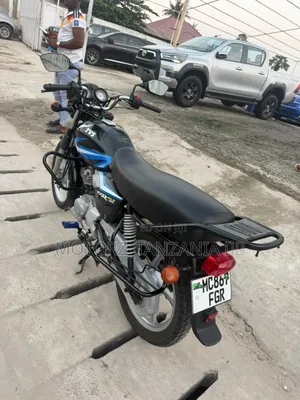 TVS HLX 125 2025 Black