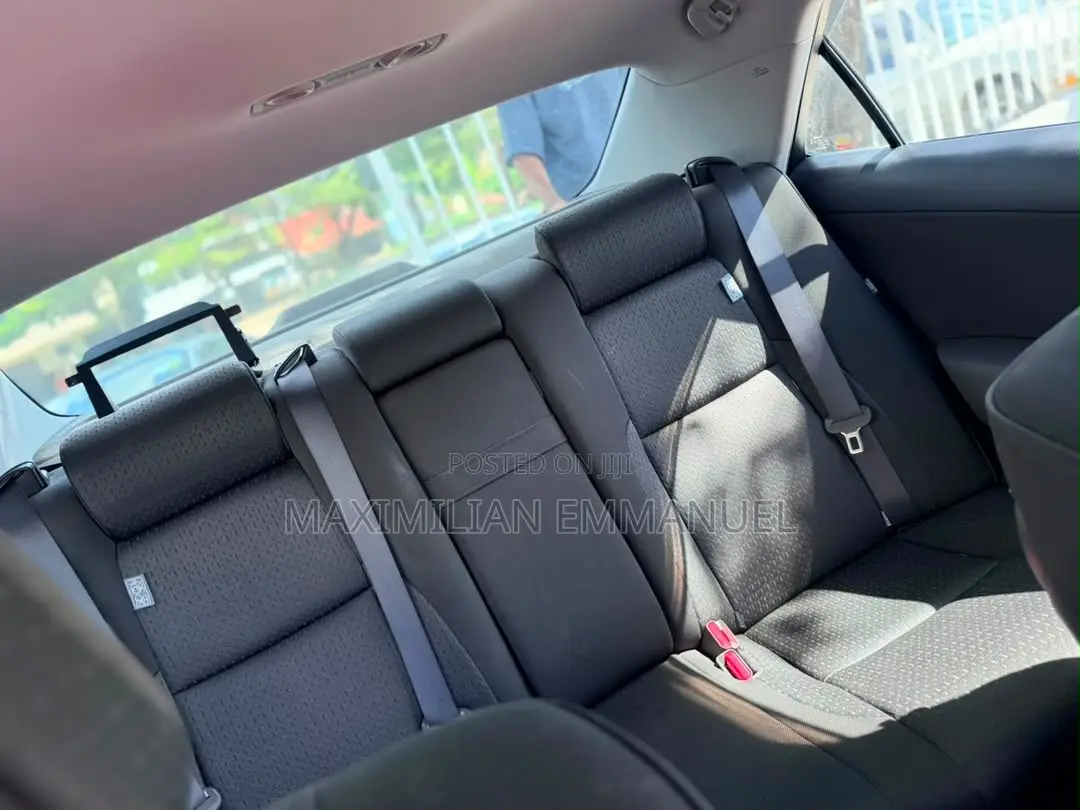 Toyota Crown 2009 White