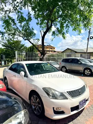 Toyota Crown 2009 White