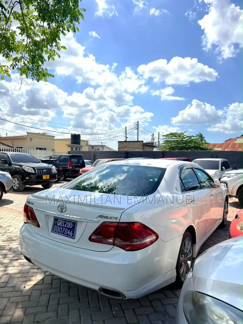 Toyota Crown 2009 White