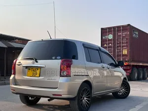 Toyota Raum 2005 Beige