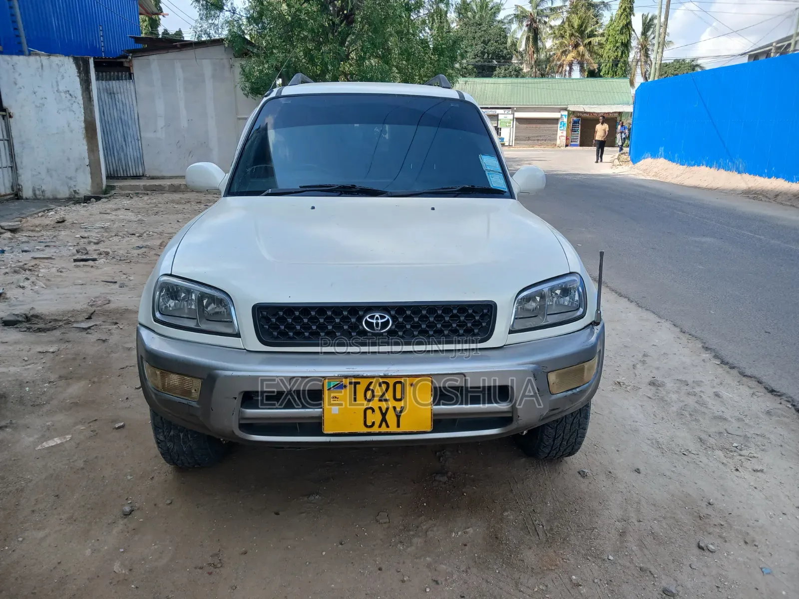 Toyota RAV4 1999 White