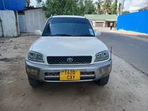 Toyota RAV4 1999 White