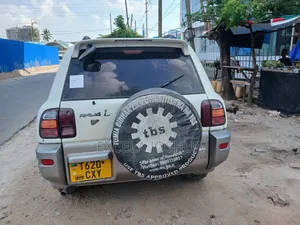 Toyota RAV4 1999 White