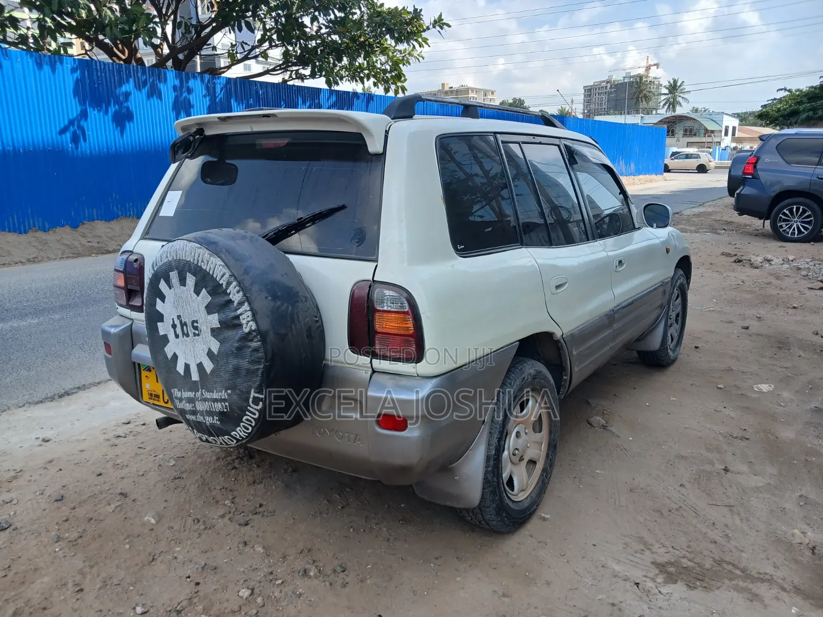 Toyota RAV4 1999 White