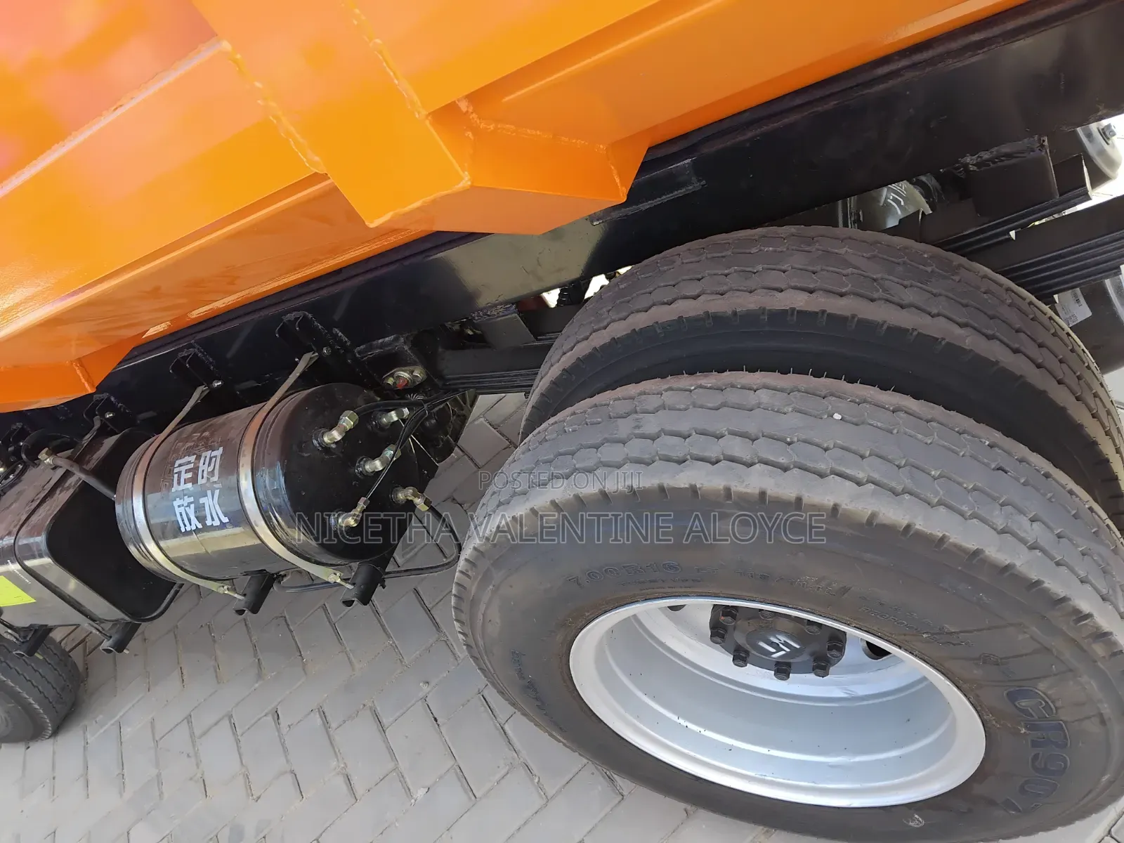 Damper Trucks