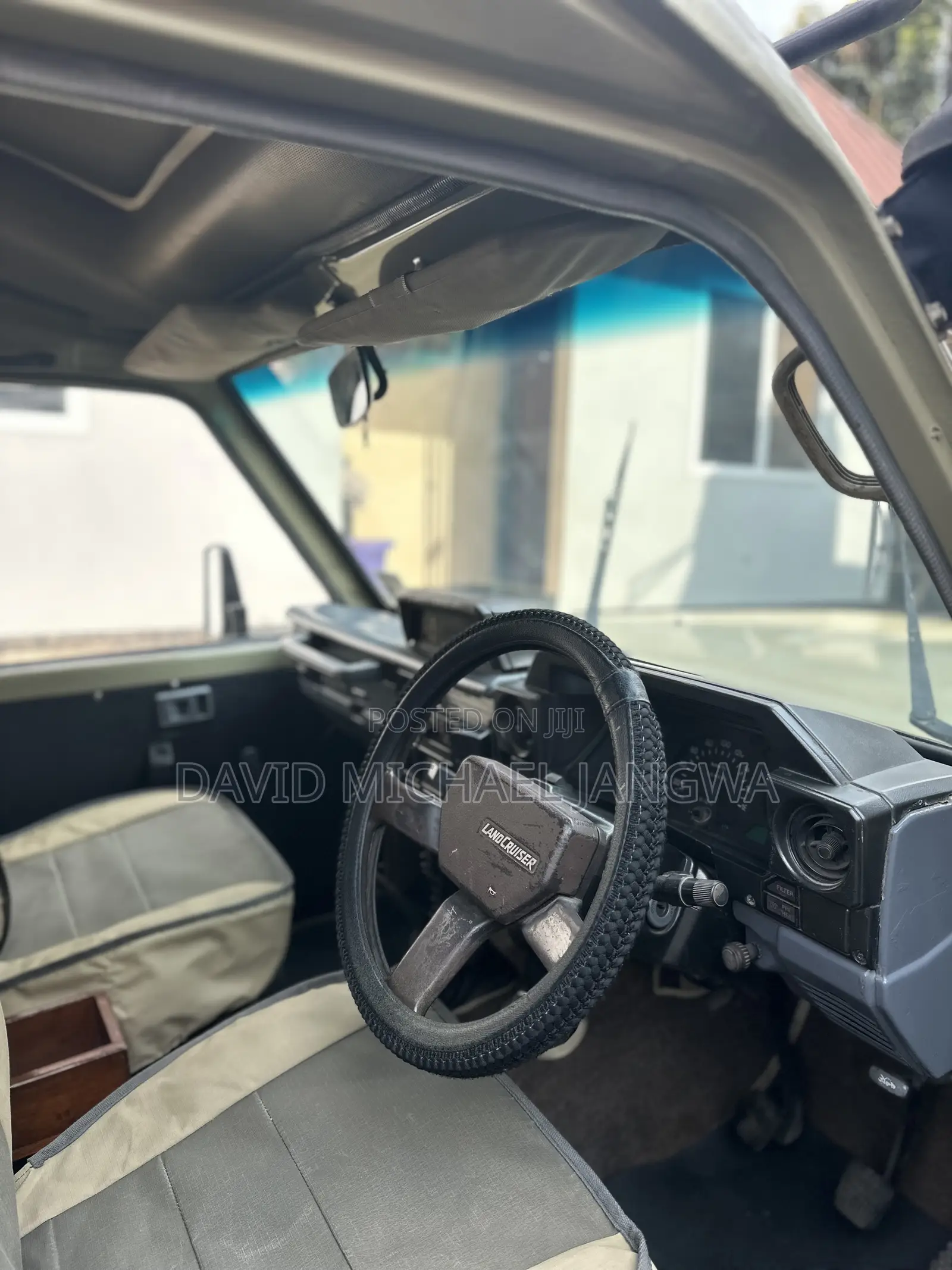 Toyota Land Cruiser 75 Troop C 1991 Beige