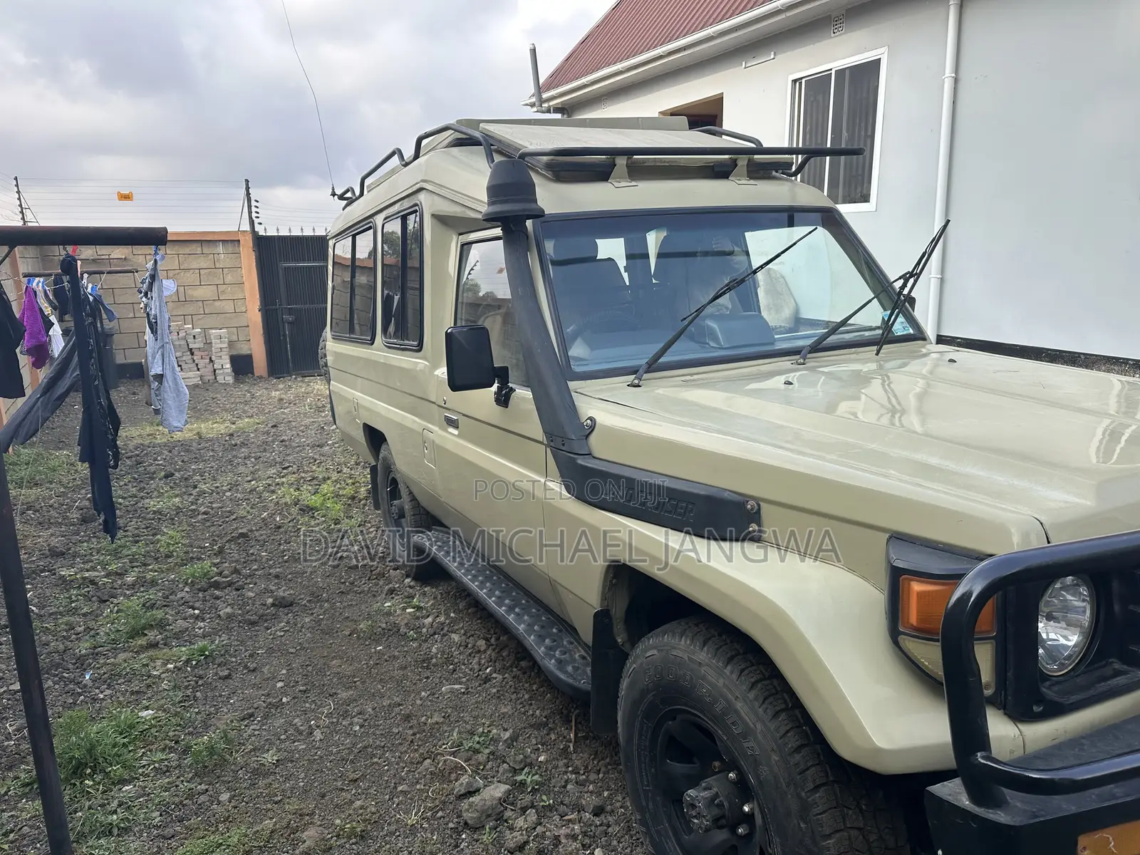 Toyota Land Cruiser 75 Troop C 1991 Beige