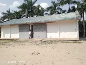 Godawn Sqmita 300 Kinapangishwa Milioni Moja Pugu Kajungeni.
