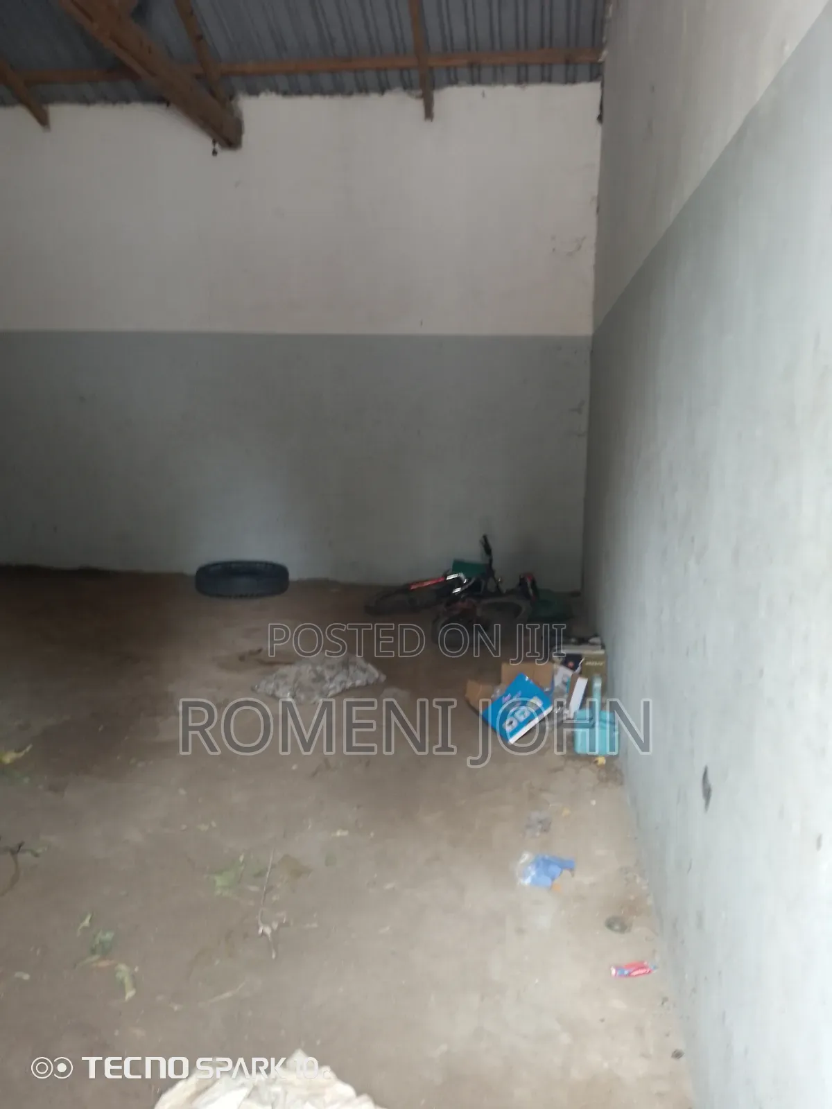 Godawn Sqmita 300 Kinapangishwa Milioni Moja Pugu Kajungeni.