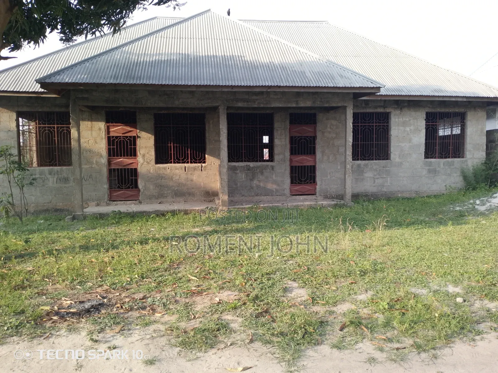 6bdrm Apartment in Tanzania Daresalaam., Ilala for sale