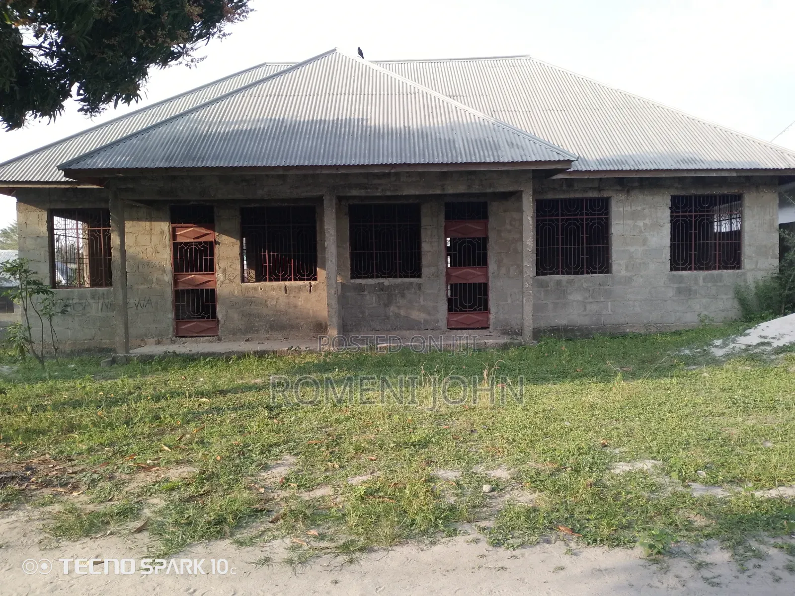 6bdrm Apartment in Tanzania Daresalaam., Ilala for sale