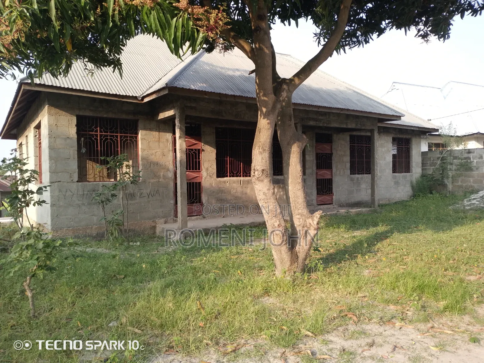6bdrm Apartment in Tanzania Daresalaam., Ilala for sale