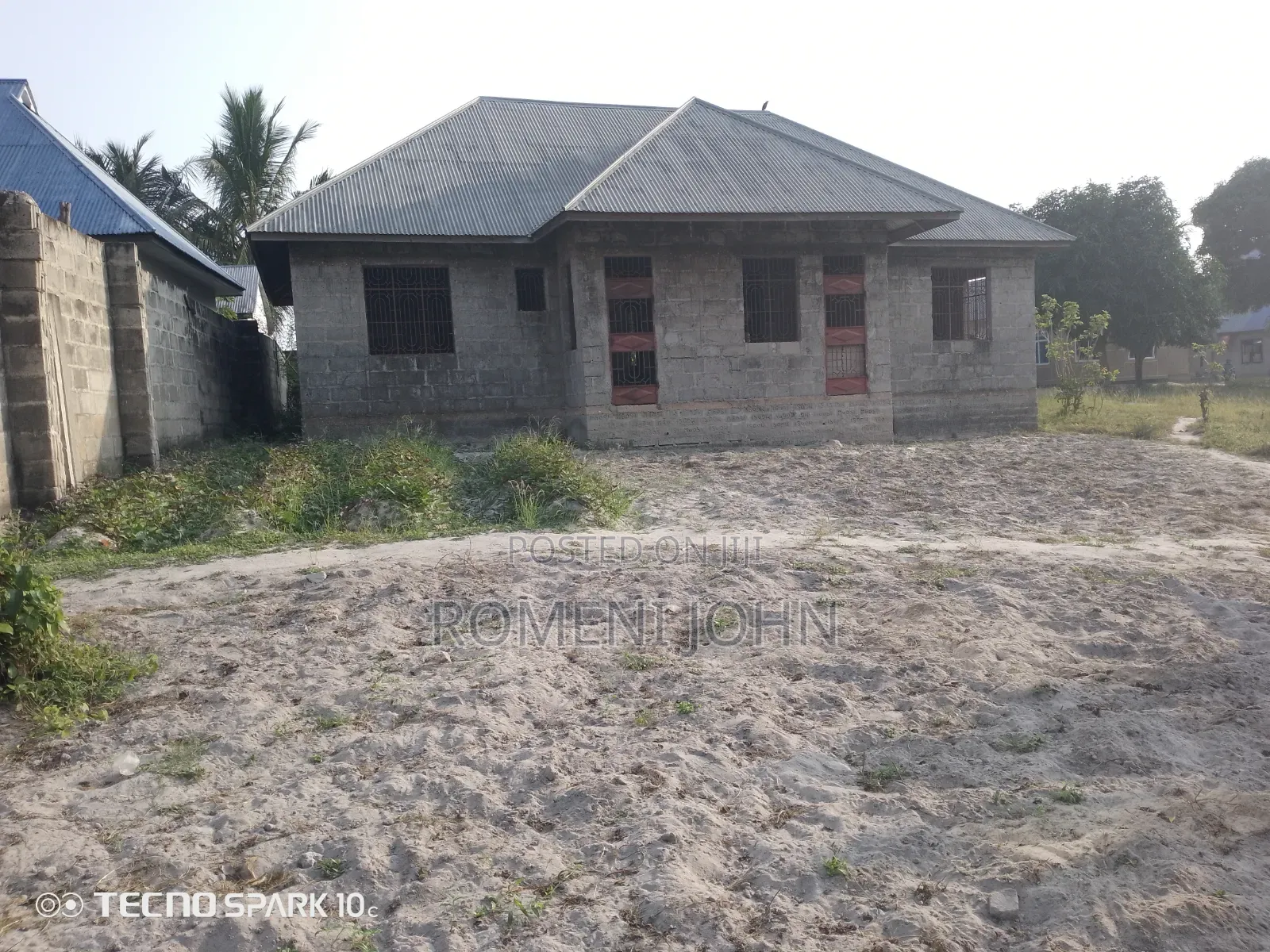 6bdrm Apartment in Tanzania Daresalaam., Ilala for sale