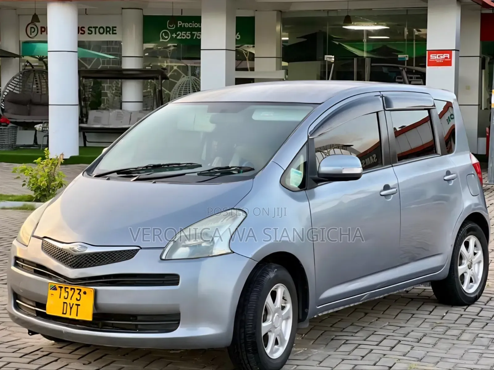 Toyota Ractis 2005