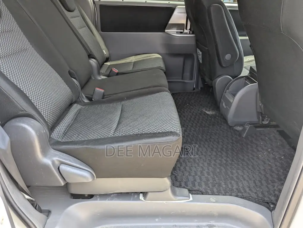 Toyota Noah 2008 White