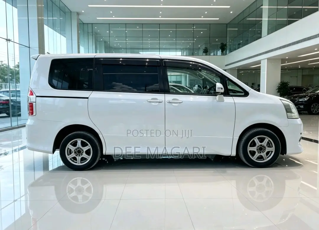 Toyota Noah 2008 White