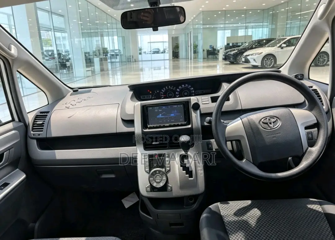 Toyota Noah 2008 White