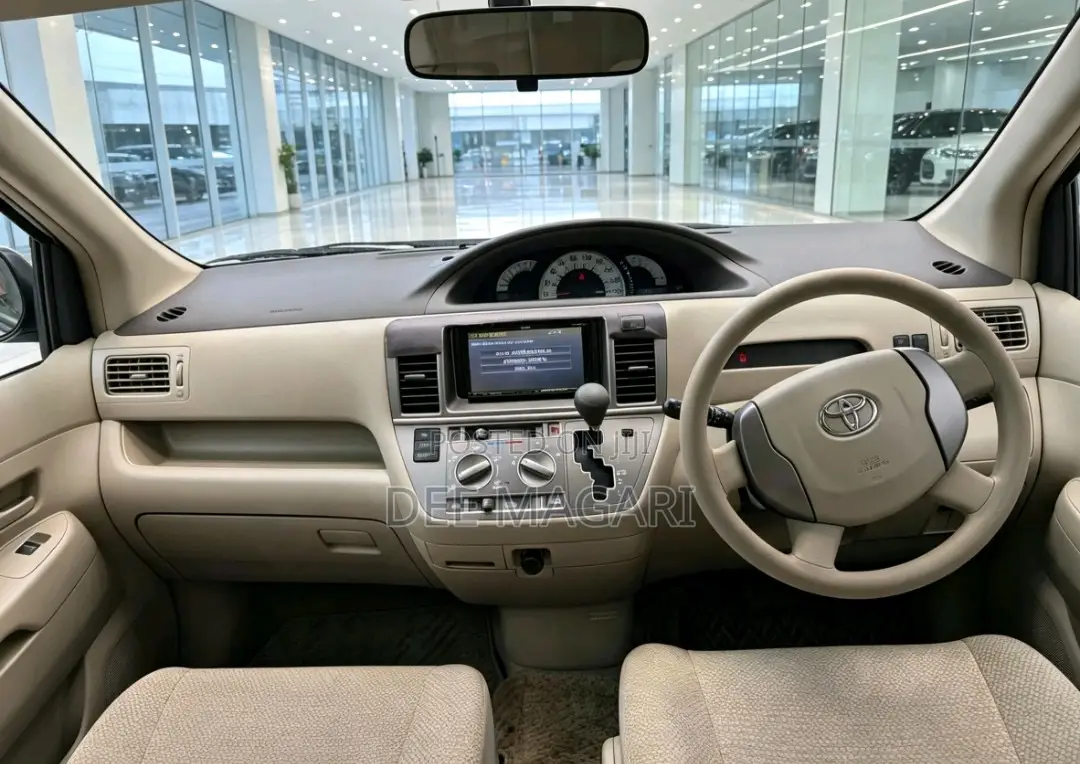 Toyota Raum 2007 Silver