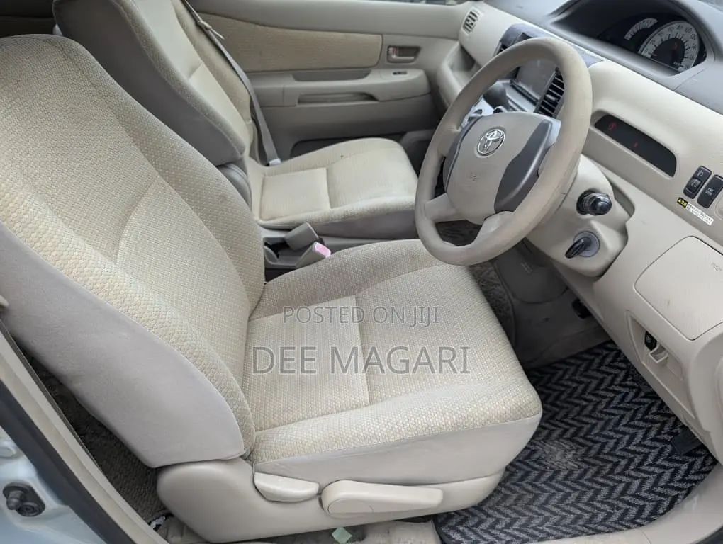 Toyota Raum 2007 Silver