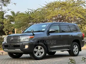 Toyota Land Cruiser 5.7 V8 2014 Gray