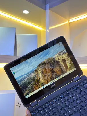 New Laptop Dell Latitude 3190 2-in-1 4GB Intel Core i5 SSD 128GB