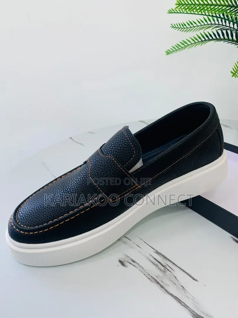 Black and Blue Simple Shoes for Men's
