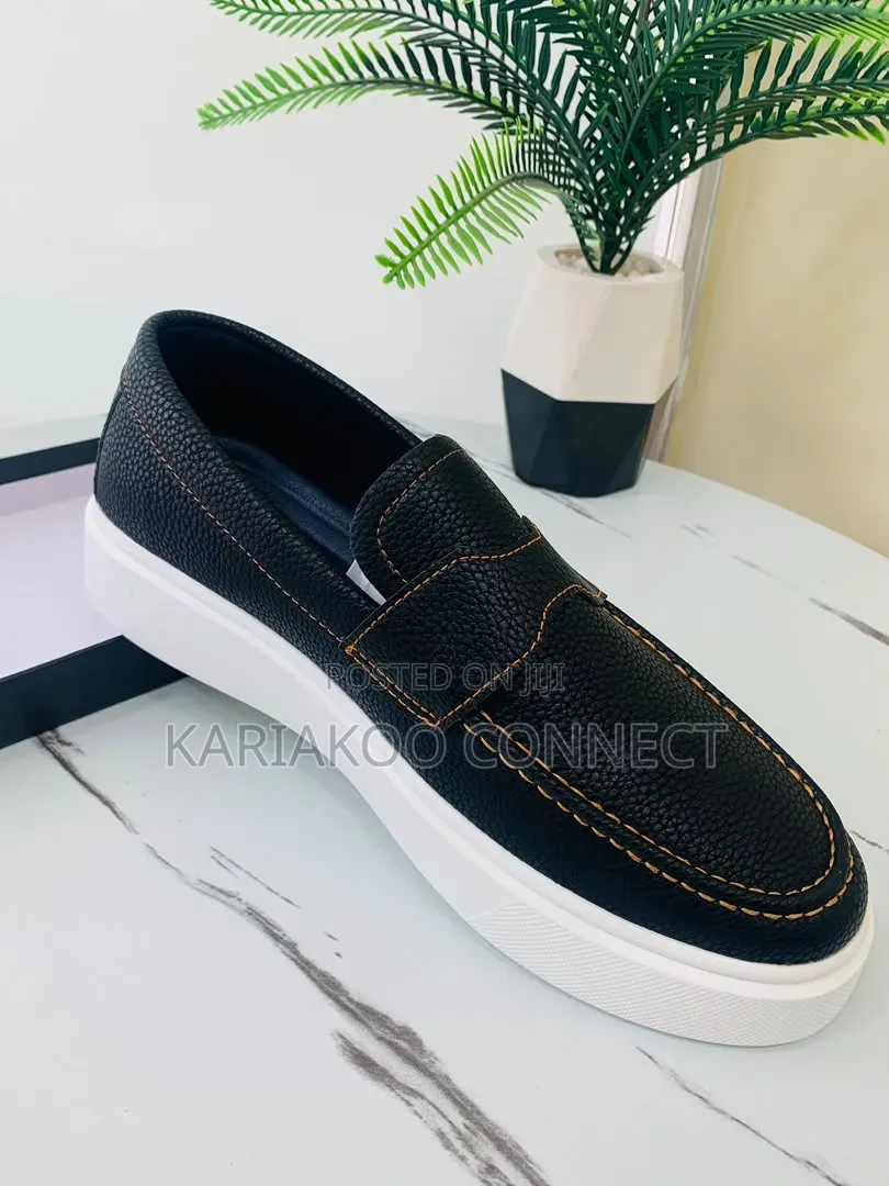 Black and Blue Simple Shoes for Men's