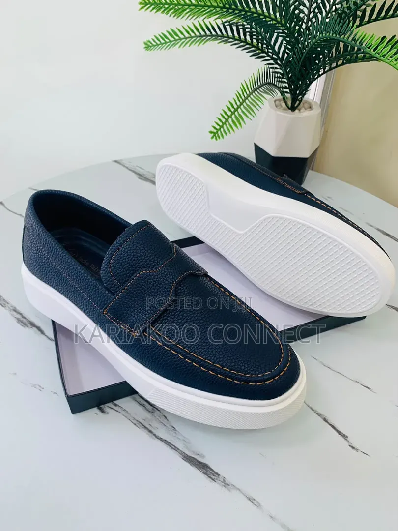Black and Blue Simple Shoes for Men's