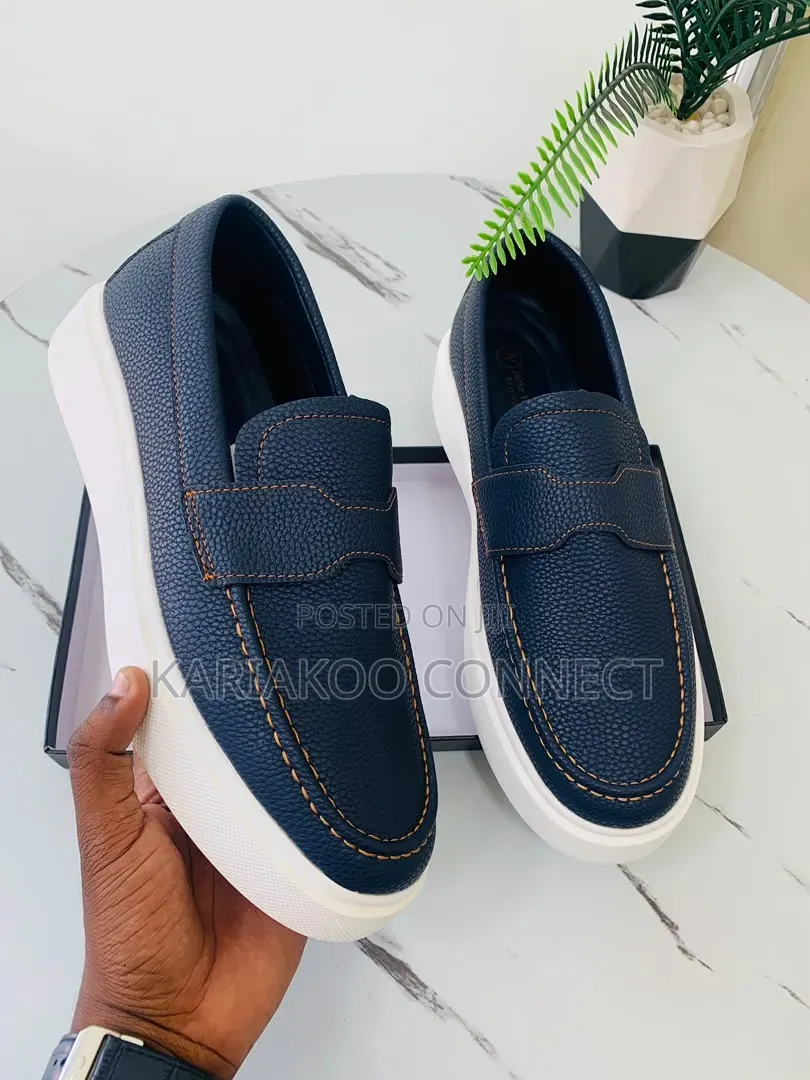 Black and Blue Simple Shoes for Men's